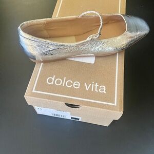 Dolce Vita Silver Flats